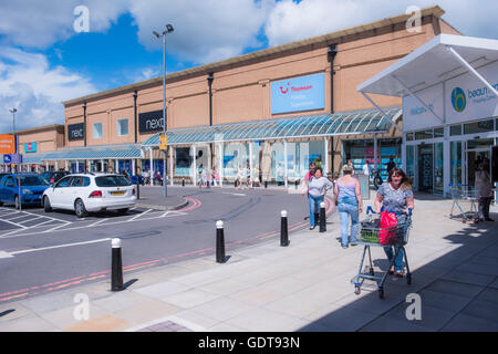 Beaumont Leys Shopping Center. 25 Beaumont Way, Leicester LE4 1DS. Di proprietà di terra britannica PLC. Foto Stock