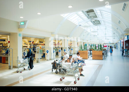 Beaumont Leys Shopping Center. 25 Beaumont Way, Leicester LE4 1DS. Di proprietà di terra britannica PLC. Foto Stock