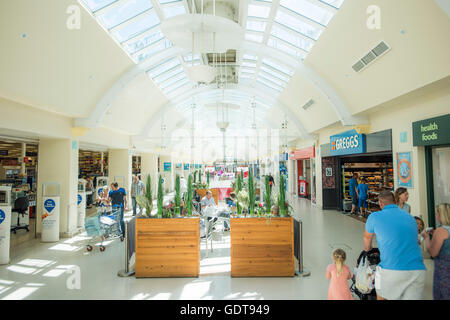 Beaumont Leys Shopping Center. 25 Beaumont Way, Leicester LE4 1DS. Di proprietà di terra britannica PLC. Foto Stock