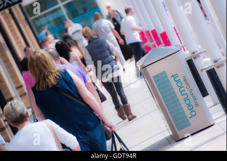 Beaumont Leys Shopping Center. 25 Beaumont Way, Leicester LE4 1DS. Di proprietà di terra britannica PLC. Foto Stock