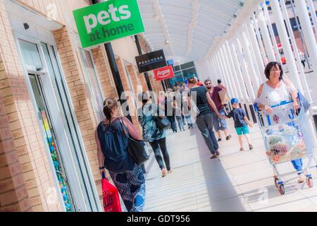 Beaumont Leys Shopping Center. 25 Beaumont Way, Leicester LE4 1DS. Di proprietà di terra britannica PLC. Foto Stock