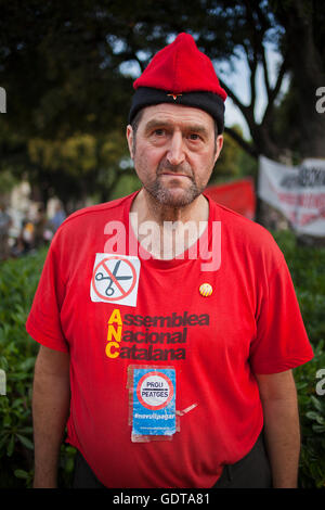 Il dimostratore connotazioni,l'indipendenza. Le proteste contro la triste situazione sociale.Rivoluzione spagnola 2011 .15 M y 19 J.In Foto Stock