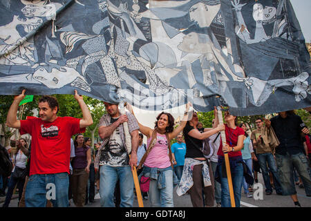 Le proteste contro la triste situazione sociale.Rivoluzione spagnola 2011 .15 M y 19 J.Indignados.indignato.proteste sociali moveme Foto Stock