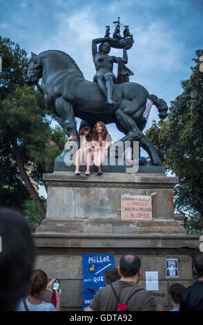 Le proteste contro la triste situazione sociale.Rivoluzione spagnola 2011 .15 M y 19 J.Indignados.indignato.proteste sociali moveme Foto Stock