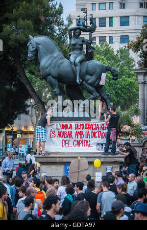 Le proteste contro la triste situazione sociale.Rivoluzione spagnola 2011 .15 M y 19 J.Indignados.indignato.proteste sociali moveme Foto Stock