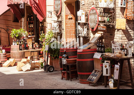 Montepulciano, negozi per il vino, Toscana, Italia Foto Stock