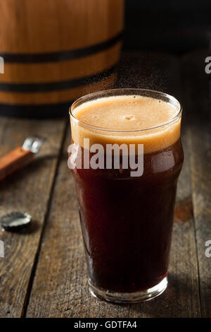 Rinfrescanti bevande fredde disco radice birra pronta da bere Foto Stock