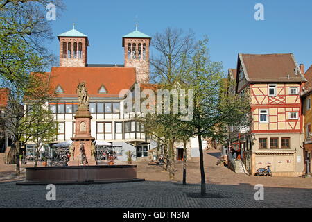 Geografia / viaggi, Germania, Hesse, Bensheim, Bergstrasse, Saint George come fontana figura, mercato, Foto Stock
