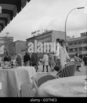 La vita di strada a Berlino, 1964 Foto Stock