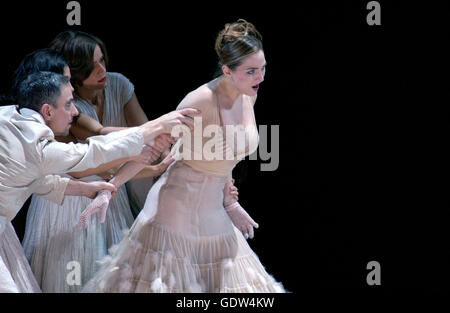 'Dsu Giovanni", messo in scena da Peter Mussbach Foto Stock