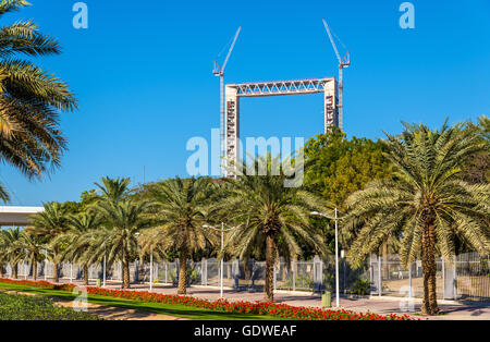 Telaio di Dubai in costruzione al di sopra di Zabeel Park - EMIRATI ARABI UNITI Foto Stock