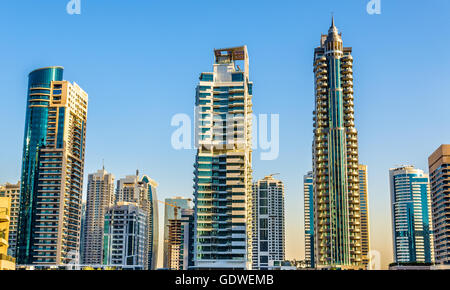 Le torri residenziali in Dubai Marina District, EMIRATI ARABI UNITI Foto Stock