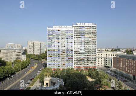 Blocchi a torre in Leipziger Strasse in Berlin-mitte Foto Stock