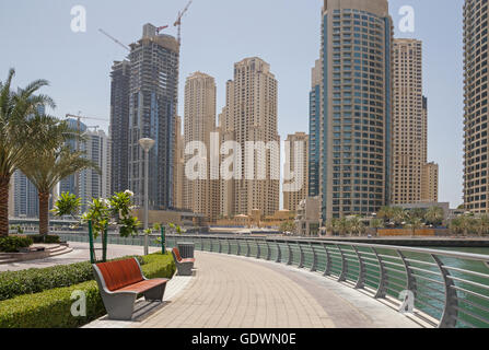 Passaggio pedonale in Dubai Marina District Foto Stock