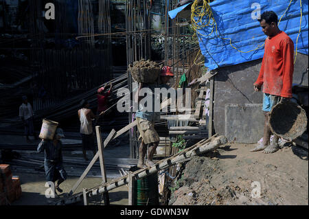 Lavoratori edili di Yangon Foto Stock
