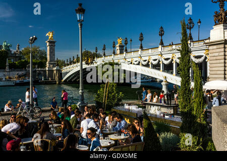 Pont ponte Alexandre III a Parigi Foto Stock