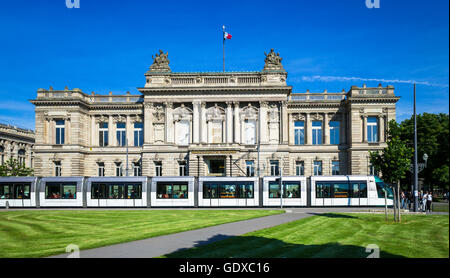 Strasburgo, TNS, Theâtre National de Strasbourg, stato nazionale di teatro, tram, Place de la République, quartiere Neustadt, Alsazia, Francia, Europa Foto Stock