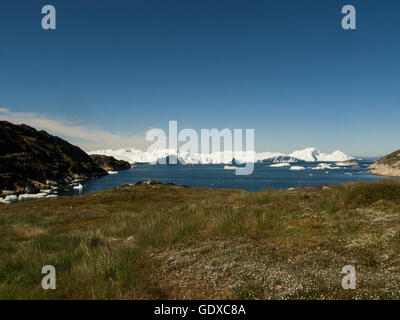 Ilulissat Tourist Nature icebergs alimentato da Sermeq Kujalleq ghiacciaio Ilulissat è una località nel Comune di Qaasuitsup in Groenlandia occidentale luglio bella giornata d'estate Foto Stock