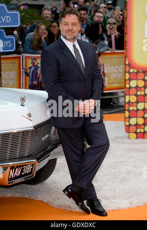 Russell Crowe assiste il "nice guys' UK Premiere di Odeon Leicester Square,a Londra Foto Stock