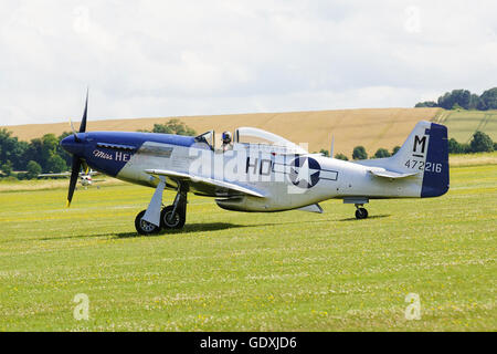 P-51D-20 Mustang M44-72216 'Mè HELEN' a RAF Duxford Foto Stock