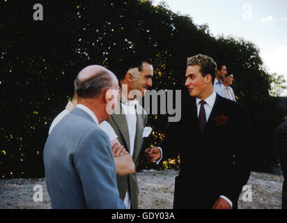 Crown Prince Juan Carlos, guardando i piloti a cavallo presso il Club de Campo Villa de Madrid, un country club in Spagna. Foto Stock