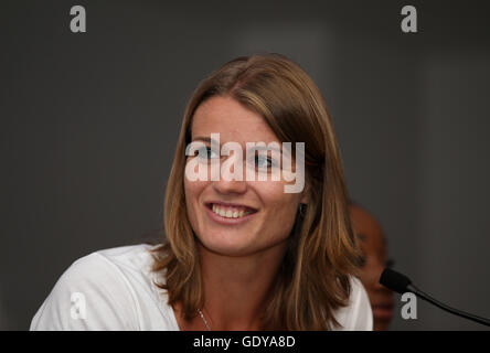 Dafne Schippers colloqui durante la conferenza stampa presso la Grange Tower Bridge Hotel, Londra. Stampa foto di associazione. Picture Data: giovedì 21 luglio, 2016. Vedere PA storia atletica di Londra. Foto di credito dovrebbe leggere: Steven Paston/filo PA. Foto Stock