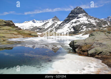 Evettes cirque sopra il borgo L'Ecot, Parco Nazionale della Vanoise, Alpi del Nord, Savoie, Francia Foto Stock