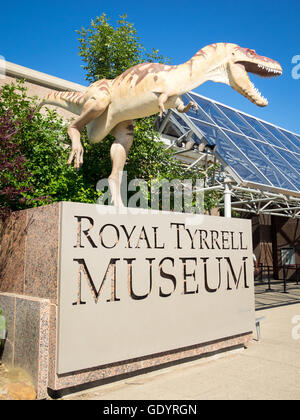 L'ingresso anteriore del Royal Tyrrell Museo di Paleontologia in Drumheller, Alberta, Canada. Foto Stock