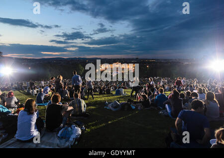 Wien, Vienna: Notte estiva concerto della Filarmonica di Vienna nel parco del Palazzo di Schönbrunn Austria Wien, 13. Foto Stock