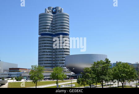 Geografia / viaggi, in Germania, in Baviera, Monaco di Baviera, BMW Tower, Mittlerer Ring, Additional-Rights-Clearance-Info-Not-Available Foto Stock