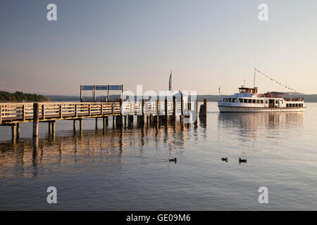 Geografia / viaggi, in Germania, in Baviera, Ammersee (Lago Ammer), Herrsching, molo, Additional-Rights-Clearance-Info-Not-Available Foto Stock