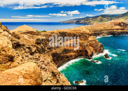 Incredibile vista delle scogliere a Ponta de Sao Lourenco, Madeira, Portogallo Foto Stock