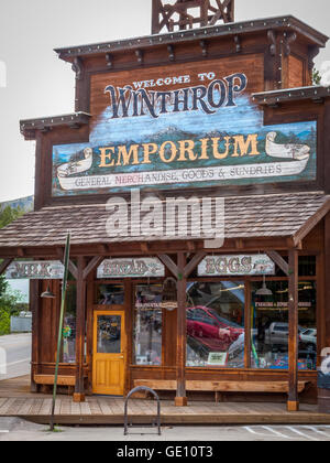 General store di Winthrop piccola città occidentale e popolare attrazione turistica, nello Stato di Washington, USA Foto Stock