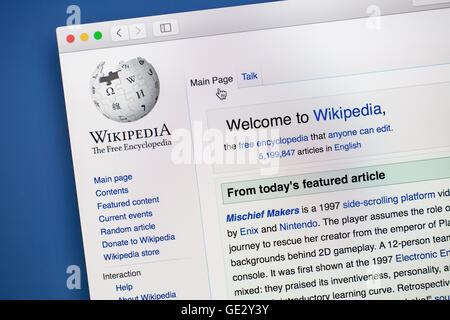 Sito web di Wikipedia sullo schermo di un computer.Wikipedia è una connessione Internet gratuita enciclopedia. Foto Stock