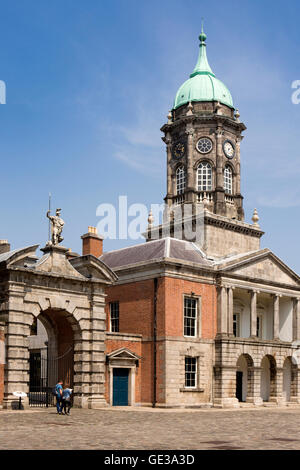 Irlanda, Dublino, il Castello di Dublino, cortile superiore, 1750 porta della fortezza e 1761 Bedford Tower Foto Stock