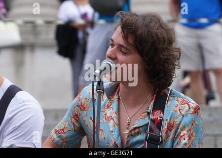 Londra, Inghilterra, Regno Unito. 22 Luglio, 2016. Le tomaie suona presso il sindaco di Londra Sadiq Khan lancio internazionale del musicista di strada giorno '#LondonIsOpen' in Trafalgar Square, Londra, Regno Unito. Credito: Vedere Li/Alamy Live News Foto Stock