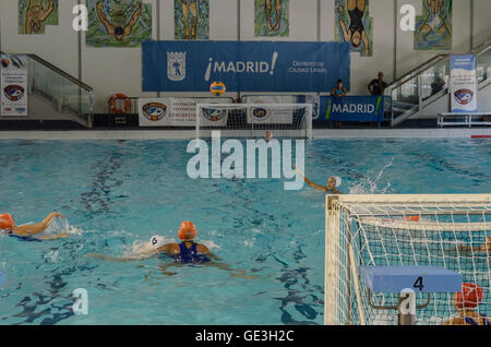 Madrid, Spagna. 22 Luglio, 2016. Vista di Concepción centro sportivo piscina dove prendere in luogo delle donne giovani pallanuoto campionati con il primo match tra Sant Andreu e Saragozza, Madrid, Spagna. Enrique Davó/Alamy Live News. Foto Stock