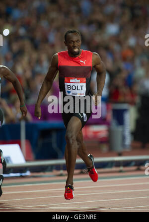 Londra, Regno Unito. 22 Luglio, 2016. Usain Bolt (JAM), vincendo il Uomini 200m durante il Giorno Uno del Muller anniversario giochi presso lo Stadio - Queen Elizabeth Olympic Park sulla luglio 22, 2016 a Londra, Inghilterra Credito: Gary Mitchell/Alamy Live News Foto Stock