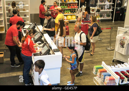 Nintendo Store di New York interno, Rockefeller Center, New York, Stati Uniti d'America Foto Stock