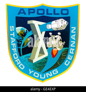 Avvio- 18 maggio 1969 lo sbarco- 26 maggio 1969 gli astronauti- Thomas Stafford, Eugene Cernan e John Young Apollo 10 sperimentato un paio di primati nel volo spaziale. Il primo live TV a colori la trasmissione a terra cominciò a tre ore dopo il lancio, nonché il primo decente verso la luna. Il modulo lunare (LM) staccato dal comando e il modulo di servizio (CSM) e scesi verso la luna per un orbita inferiore per controllare il LM radar di atterraggio per altitudine di funzionamento. www.nasa.gov/mission pages/apollo/missions/apollo10.html#... ( Http://www.nasa.gov/mission pages/apollo/missions/apollo10.html#.VAigVhCa-So ) Foto Stock