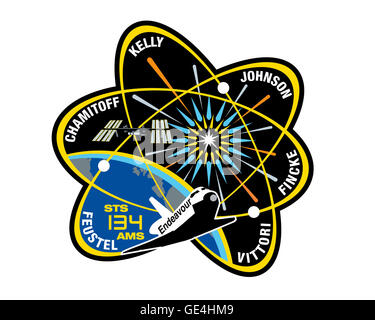 Lancio: Maggio 16, 2011, 8:56 AM EDT sbarco: Giugno 1, 2011, 2:34 AM EDT, il Centro Spaziale Kennedy Space Shuttle: adoperano equipaggio: Commander Mark Kelly, pilota Greg H. Johnson, gli specialisti di missione Michael Fincke, Roberto Vittori, Andrew Feustel, Greg Chamitoff STS-134 è stato adopera la missione finale. Lo scopo della missione è stato quello di consegnare la Alpha Magnetic Spectrometer-2 (AMS) e forniture fondamentali includente due antenne di comunicazione, di un serbatoio per gas in alta pressione di, e parti aggiuntive per il robot Dextre. www.nasa.gov/mission pages/shuttle/shuttlemissions/sts134... ( Http://www.nasa.gov/mission pages Foto Stock