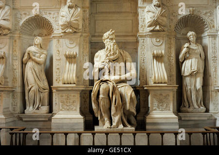 Italia, Roma, basilica di San Pietro in vincoli, statua del Mosè di Michelangelo Foto Stock