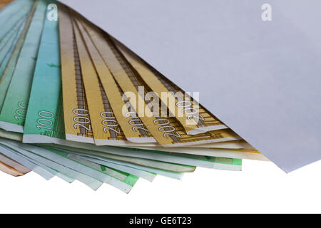 Le fatture in euro in una busta Foto Stock