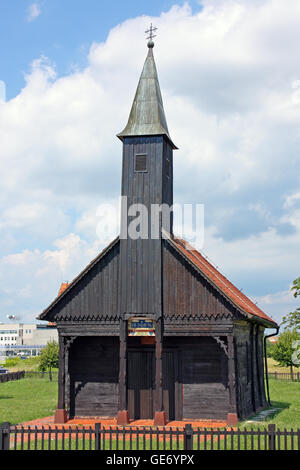 La cappella di Gesù nelle ferite, Pleso, costruito dei listoni in legno di quercia, è un esempio del folk di legno architettura sacrale, Croazia Foto Stock