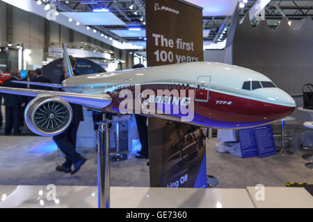 Lo stand della Boeing Company. Modello di aereo di linea Boeing Dreamliner 787-8. Foto Stock