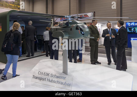 Lo stand di Sikorsky Aircraft Corporation. Il modello di pesanti carichi di sollevamento elicottero Sikorsky CH-53K re stallone. Foto Stock