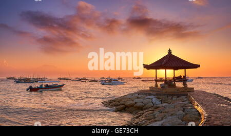 Sanur Beach a sunrise, Bali, Indonesia Foto Stock