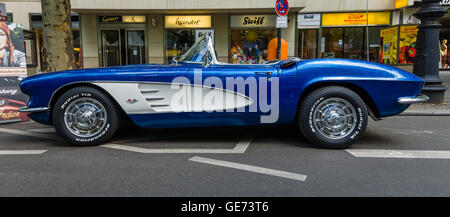 Berlino - Giugno 05, 2016: Sport Auto Chevrolet Corvette C1). Classic giorni Berlino 2016. Foto Stock