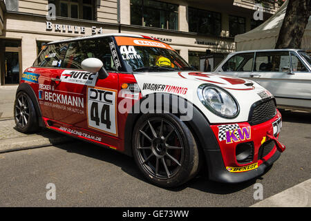 Berlino - Giugno 05, 2016: versione sportiva della vettura Mini Cooper S - Mini JCW Challenge R56. Il DTC serie. Classic giorni Berlino 2016. Foto Stock