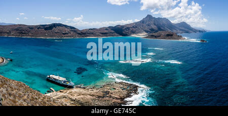 Vista della costa occidentale di Creta dall'altezza dell'isola Imeri Gramvousa. Foto Stock